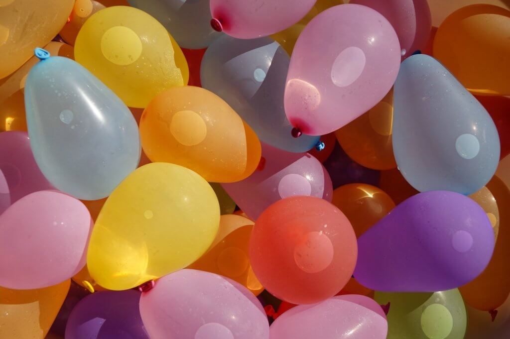 Globos de agua de colores